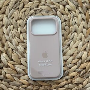 Apple iPhone 17 Pro Silicone Case - Blush Pink